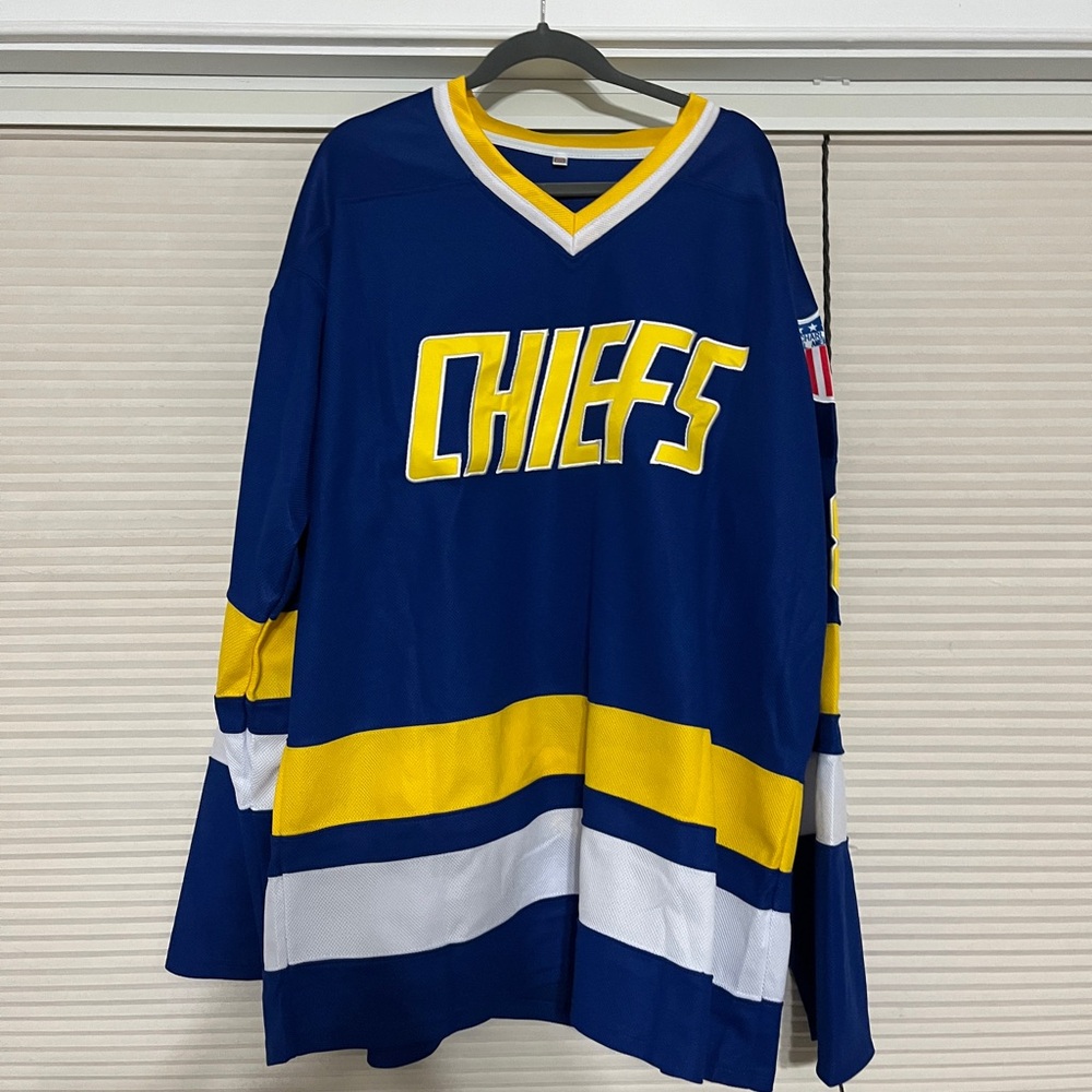 Slapshot Chiefs Hockey Jersey #18